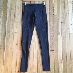 BCBGMaxAzria Stretch Seamed High Waist Legging in Ash Grey Size Small